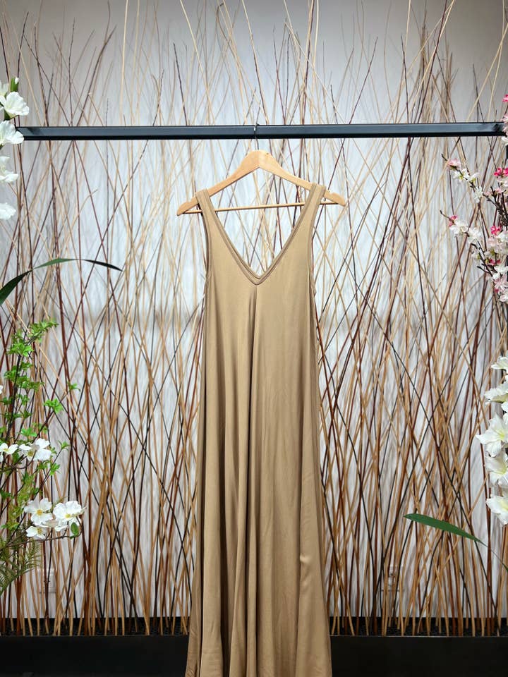 L'Emotion - Wholesale Dress - Women's - V Neck Wide Strap Maxi Simple Dress