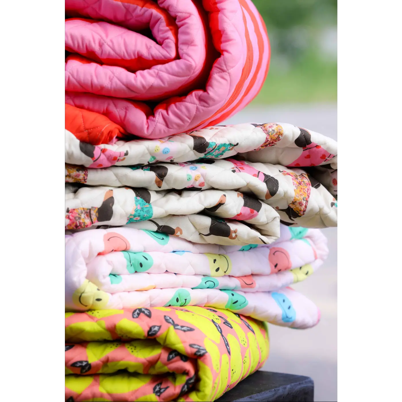 Lempi Lifestyle - Wholesale Throw Blanket - Lempi Red Pink Stripe Tikkitäkki1