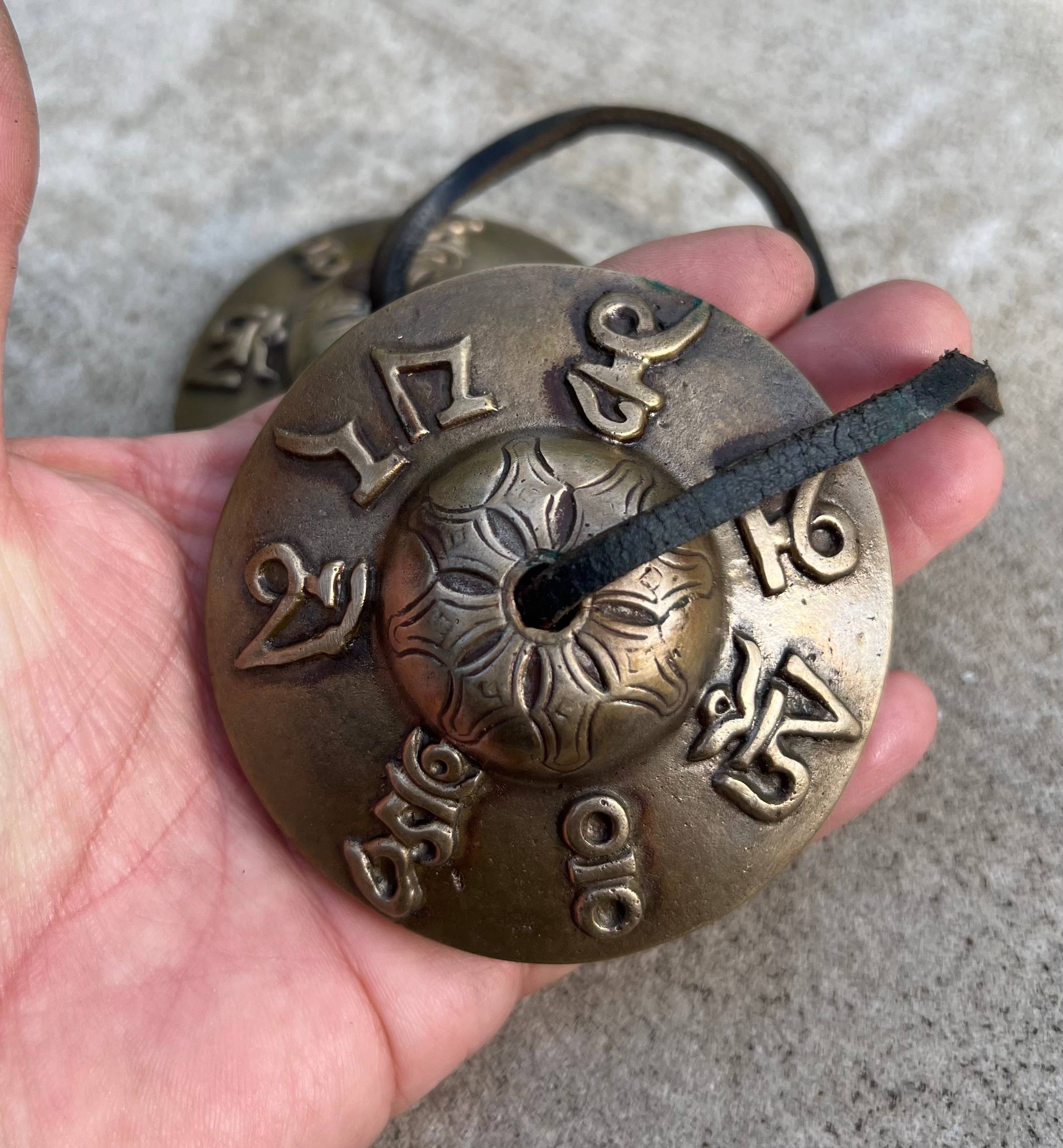 Lungta Imports - Wholesale Musical Instrument - Tibetan Buddhist Meditation Om Mani Padme Hum Tingsha Cymbal7