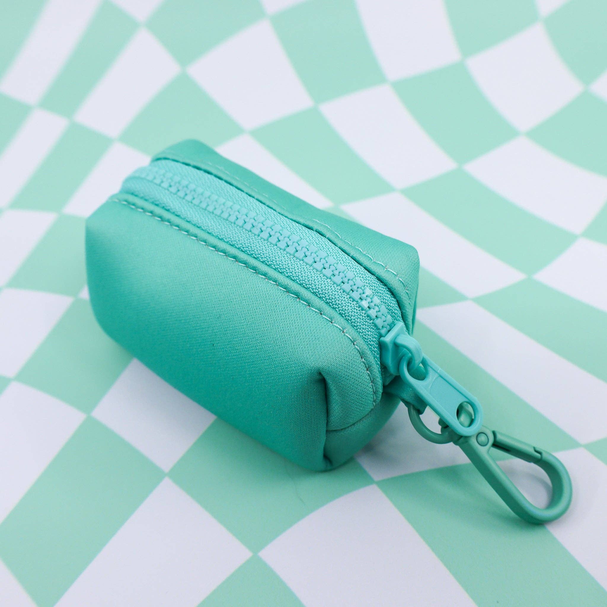 Pablo & Co. Boutique - Wholesale Pet Poop Bag Dispenser - Peppermint: Poop Bag Holder1