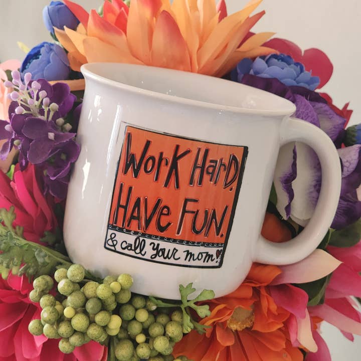 Chamar Caneca Mom Campfire por atacado de Julie Abbott Art