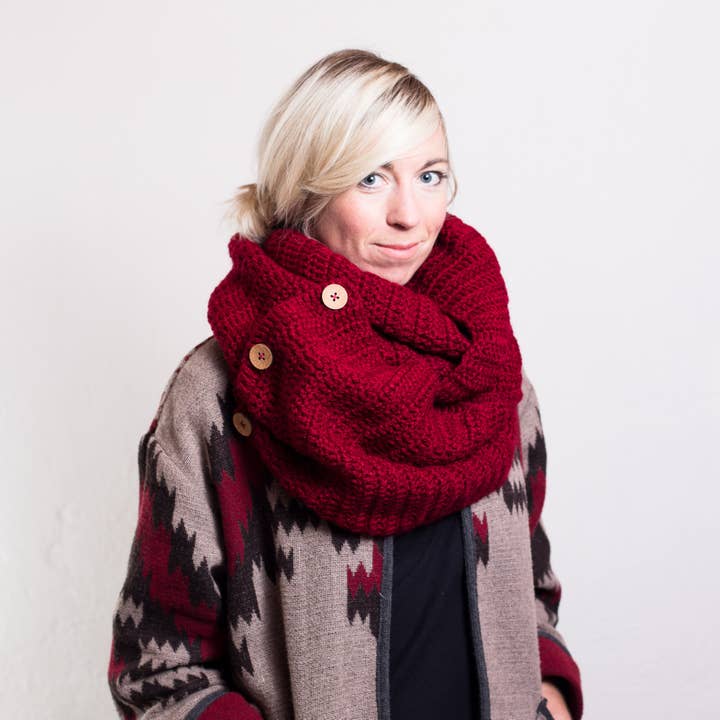 Bufandas con botones para venta al por mayor de EKA