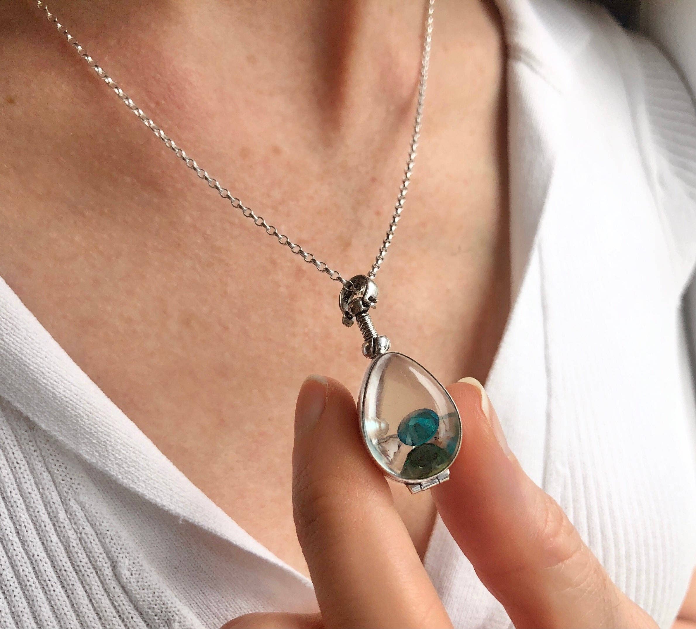 Mon Bijoux - Wholesale Locket necklace - Deep Locket to Hold Gems