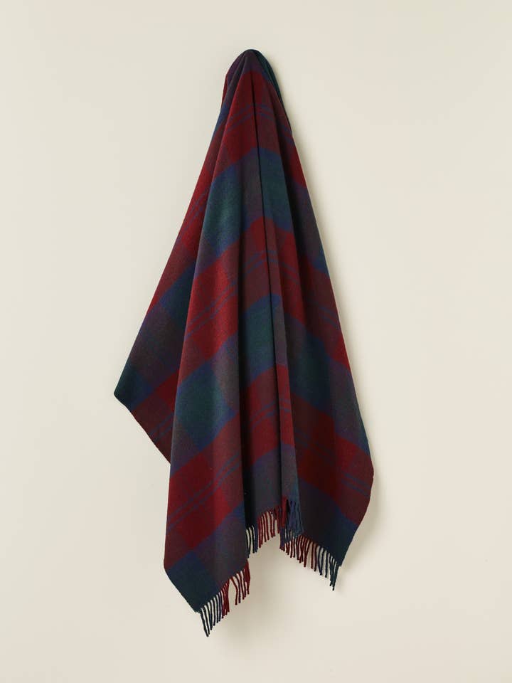 Lindsay Couverture en laine d'agneau en laine d'agneau Motif tartan Fabriqué au Royaume-Uni pour la vente par Bronte Moon