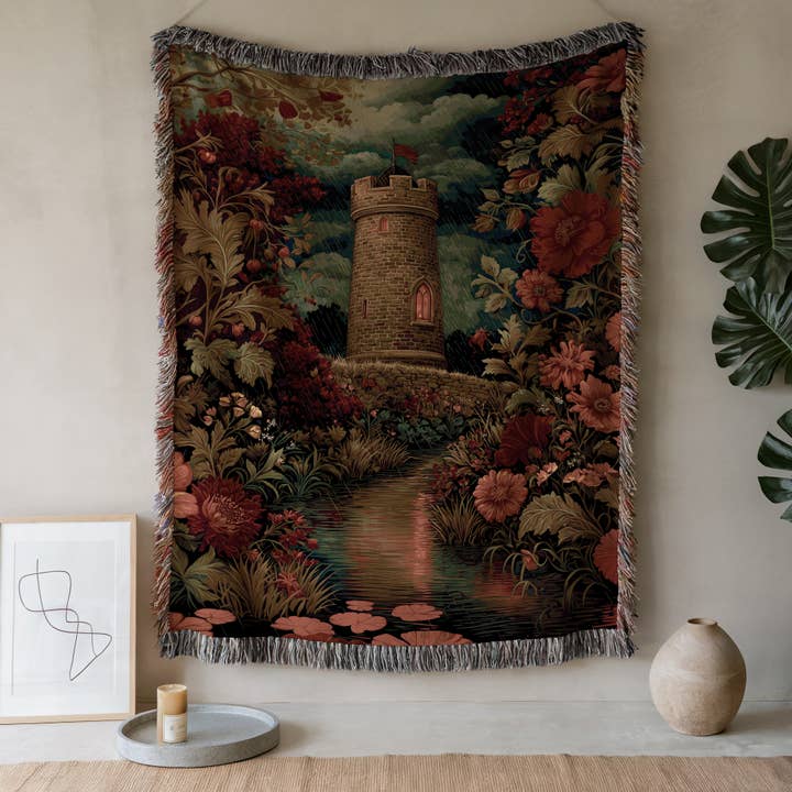 Couverture Tissée Tour de Château – Jeté Jacquard Gothique Romantique pour la vente par CasaIuliia