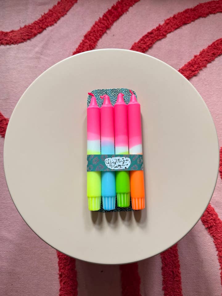 Conjunto de 4 Velas Neon Dip Dye Rosa - Decoração Premium Tingida à Mão por atacado de Wichtigedinge