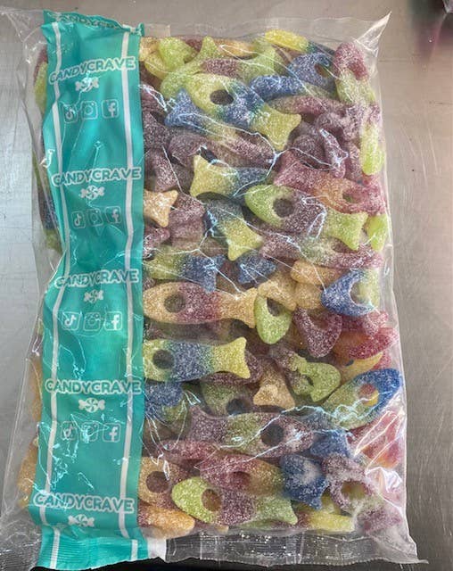 Clickin It Candy – Engroshandel Vingummi – 2 kg Candy Crave Vegansk Brusende Funky Fisk1