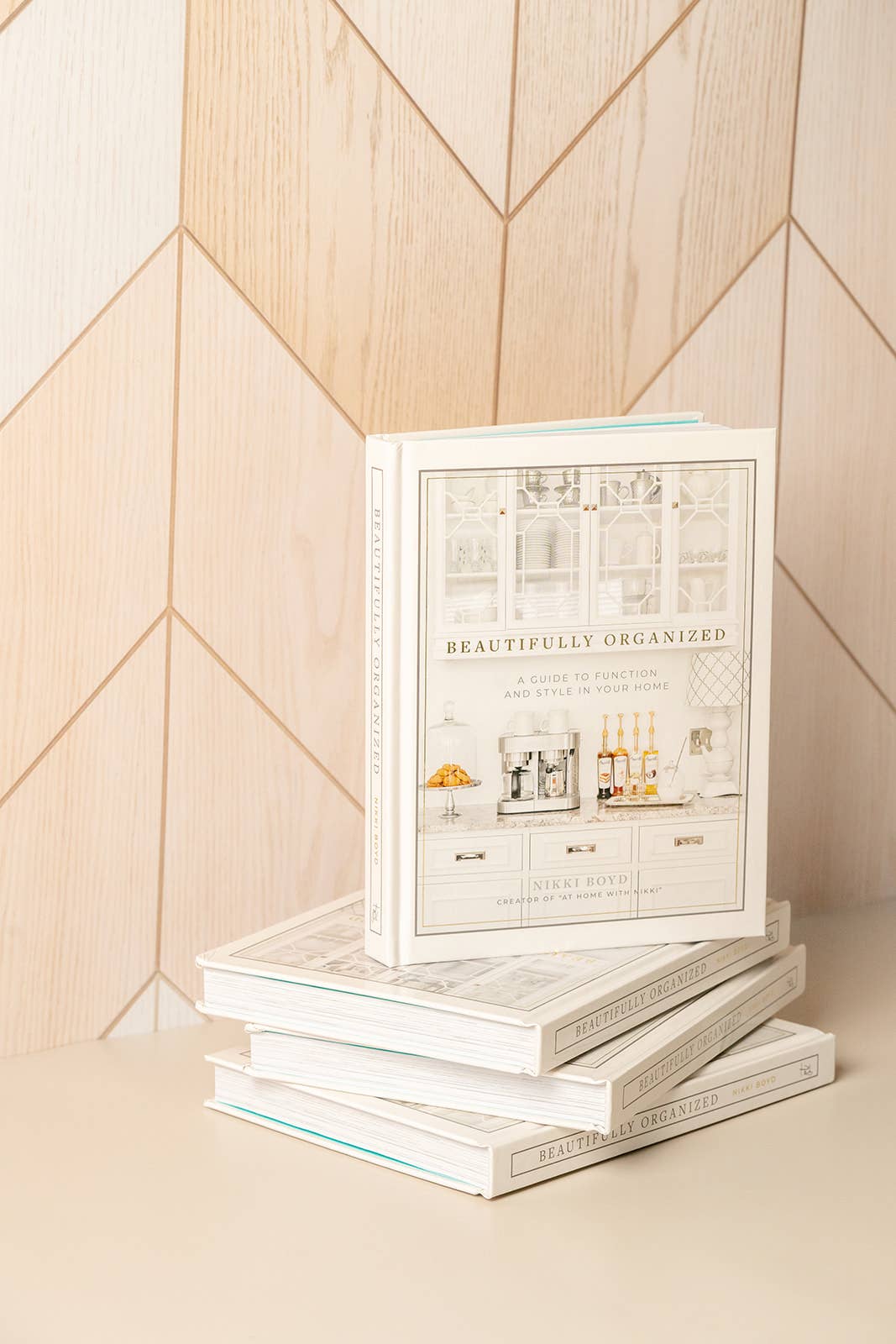 Paige Tate & Co. – wholesale Home & garden book – Beautifully Organized (White Coffee Table Books)1