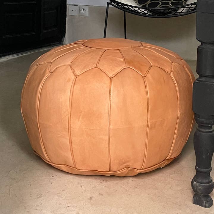 Pouf en cuir marocain – Coussin de sol ottoman fait main for wholesale by LeBazare