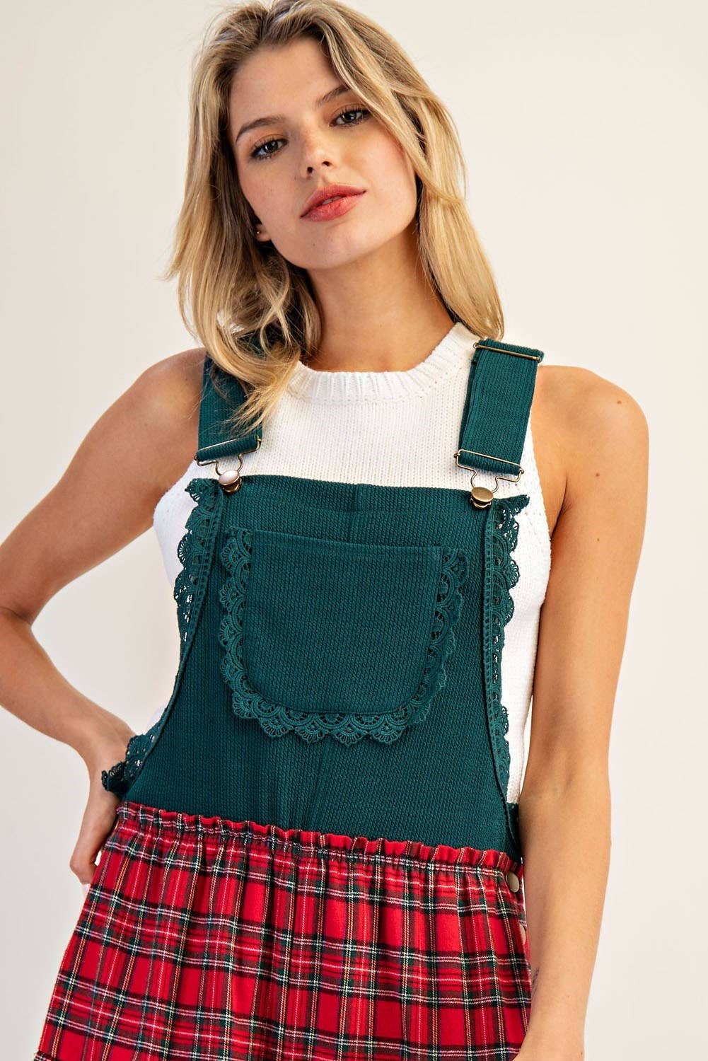 Peace Love Line – wholesale Jumpsuit - Dam – PL8626 - RUTIG JUMPSUIT MED KONTRASTERANDE SPETSKANT OCH VIDA BEN14