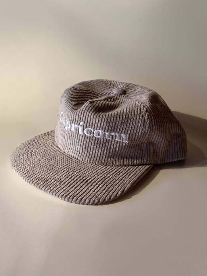 'STEENBOK 'VERVAAGDE CORDUROY DIERENRIEMHOED voor wholesale door Don’t Blow It Co. | Apparel, Novelty, Spiritual