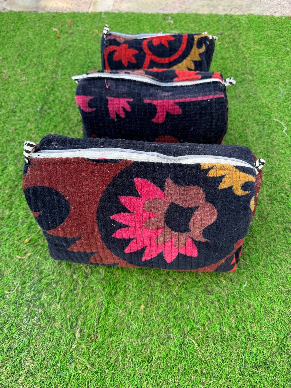 GYPSY STUDIO - Wholesale Makeup/Cosmetic Bag - Velvet 3 pcs Toiletry Bag set Makeup, cosmetics Bags3