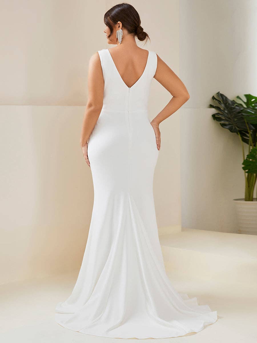 Bianco Abito da sposa elegante con scollo a V, coda a sirena, spalline e spacco in vendita all'ingrosso su Faire2