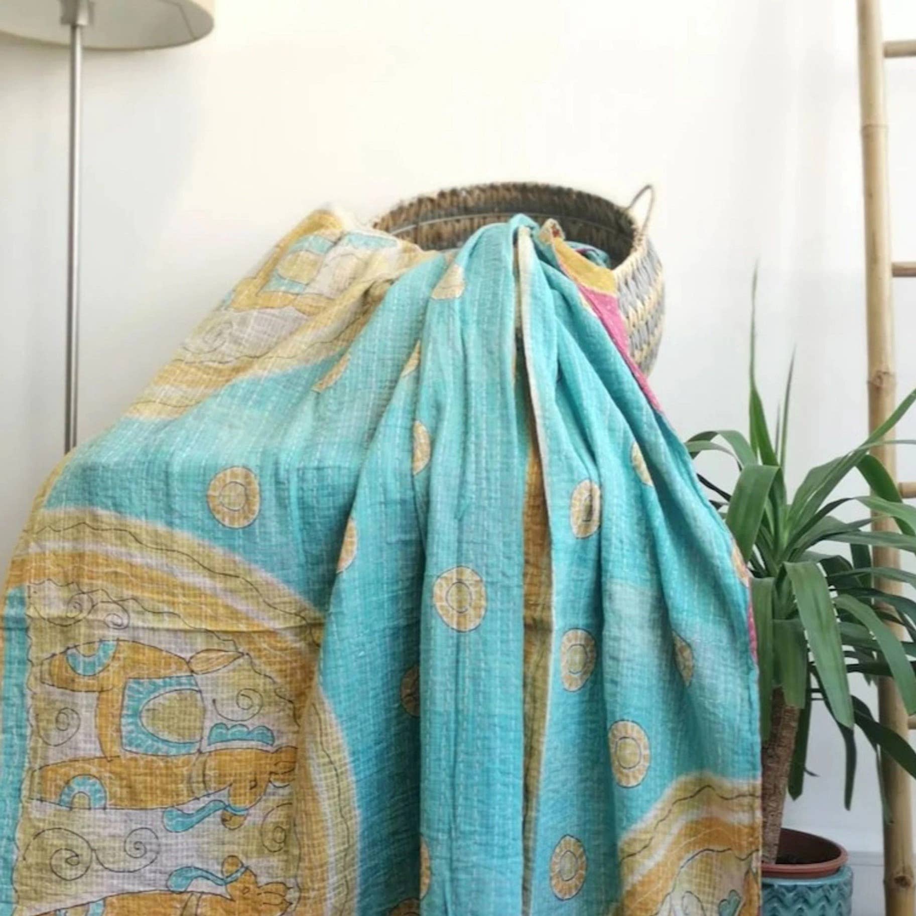 The Eastern Loom – Engroshandel Tæppe – Assorterede vintage upcyclede Kantha senge-/sofatæpper1