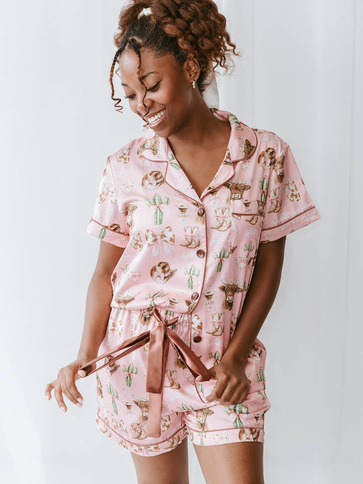 Spikes and Seams - Vente Haut et bas de pyjama – femme - Pyjama Cowgirl, Ensemble de pyjama western, Vêtements de nuit thème cowgirl3