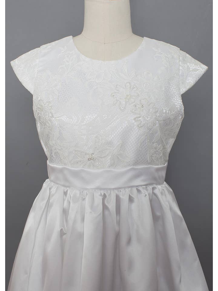 Bianco Abito da comunione in tulle con maniche ad aletta in raso in vendita all'ingrosso su Faire