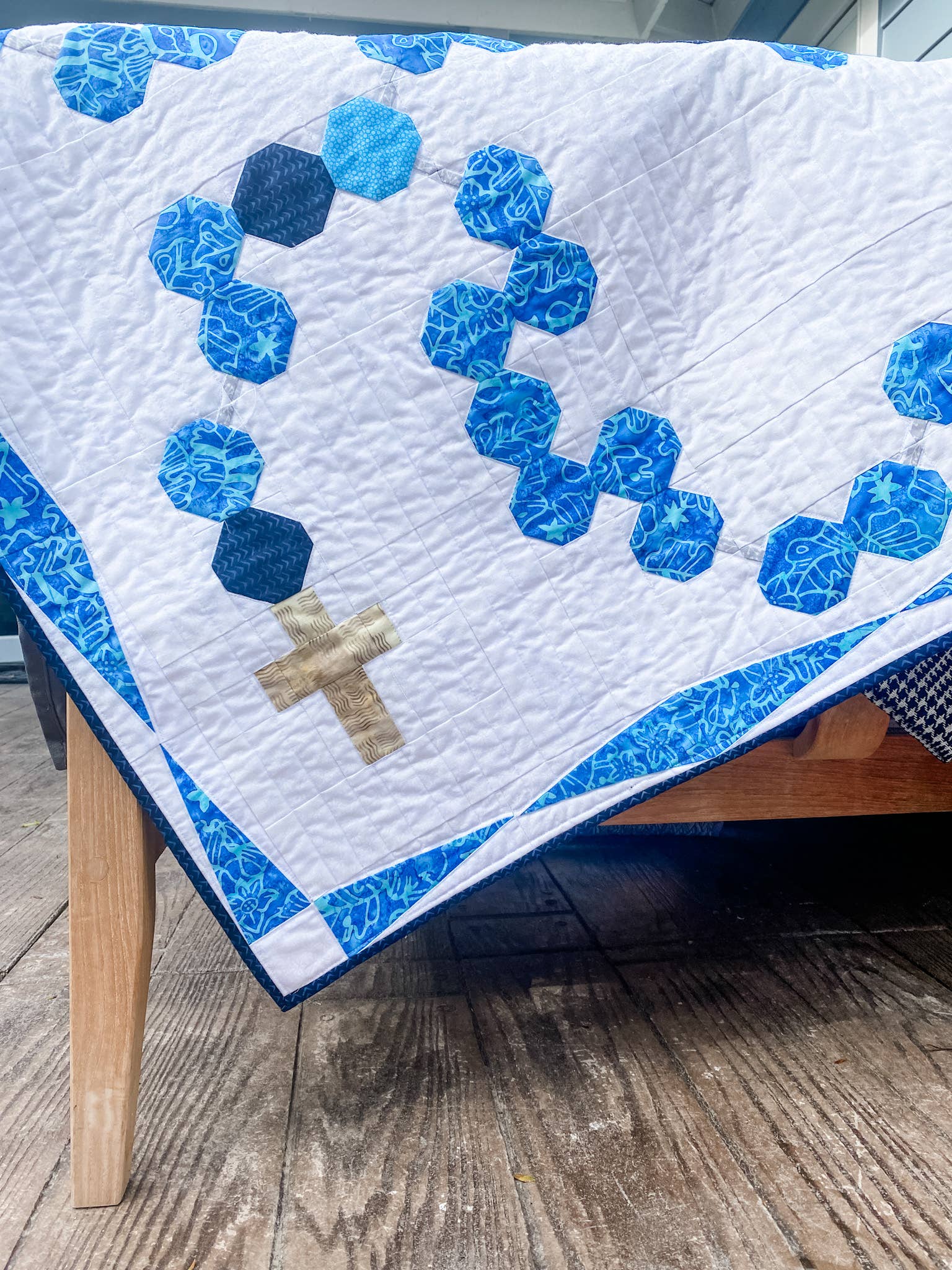Faith and Fabric - Wholesale Quilt - Quilt Pattern: Rosary Quilt3