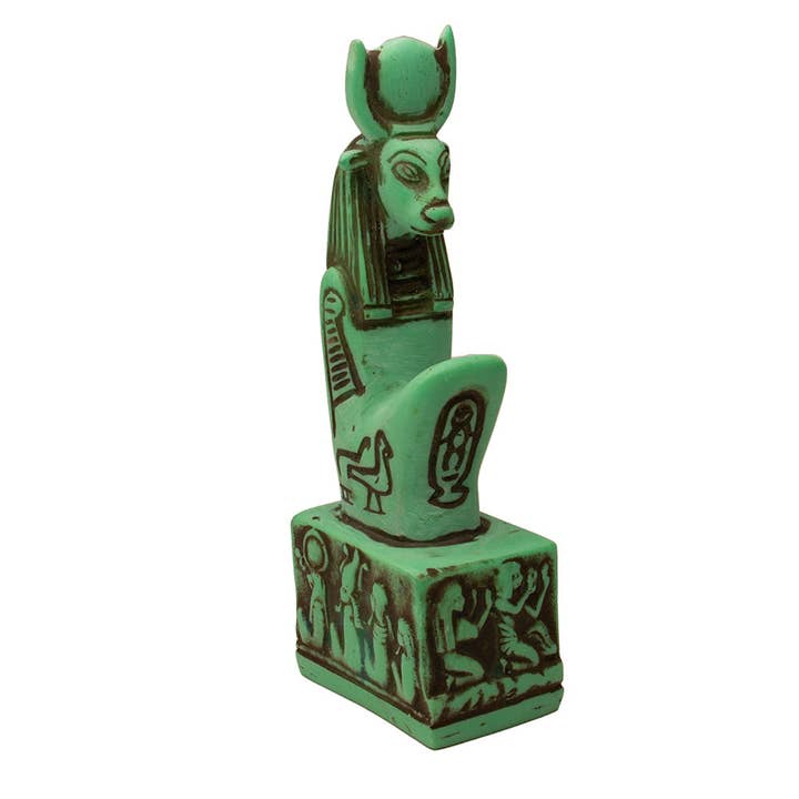 Hathor agenouillée verte - statue égyptienne de 12 cm - Déesse égyptienne pour la vente par Discoveries, Inc.