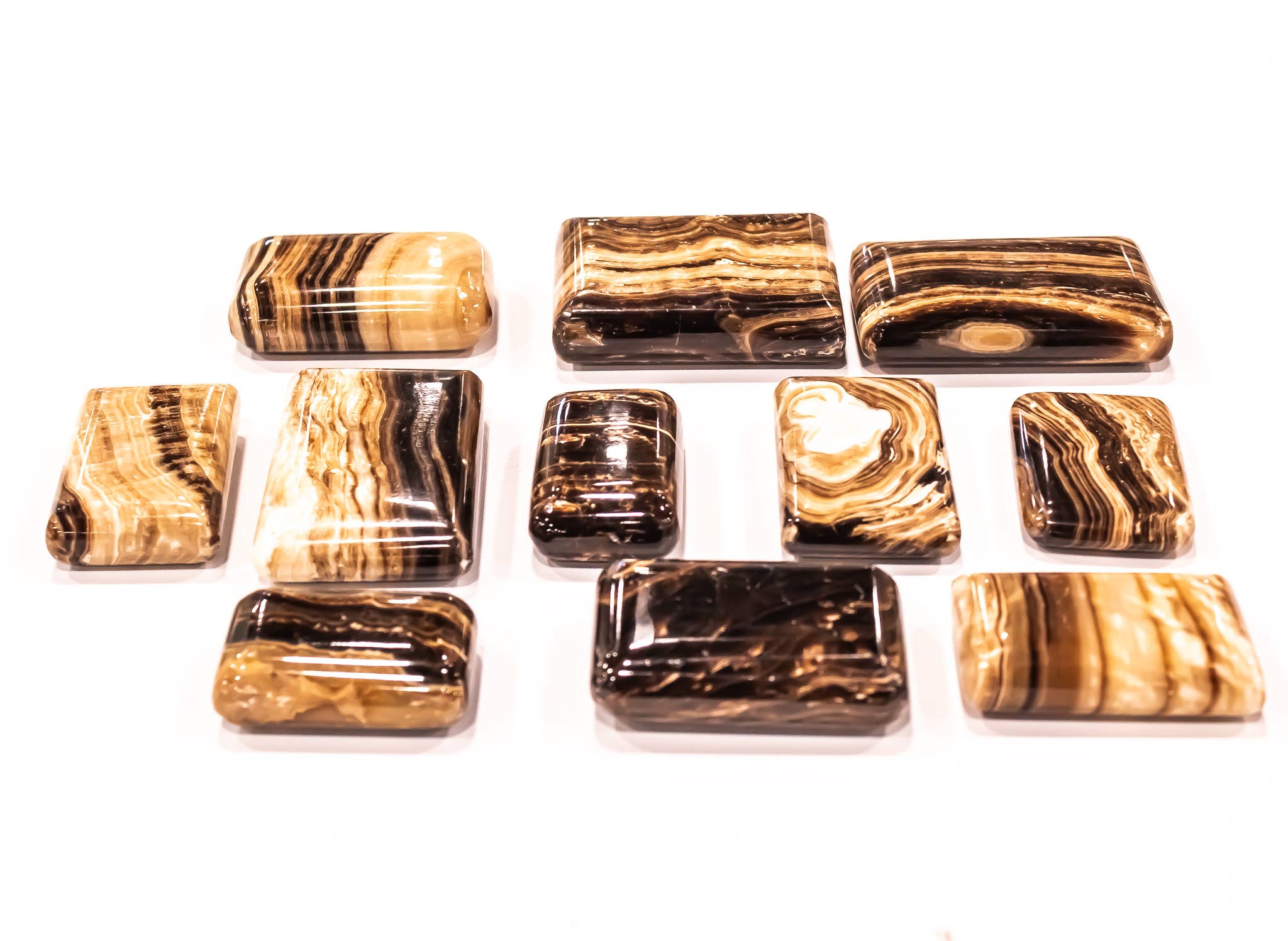 Quasar Gems USA - Wholesale Spiritual Stone/Crystal - Chocolate Calcite Rectangle Soaps Palm Stone 1KG/ 2.2lbs2