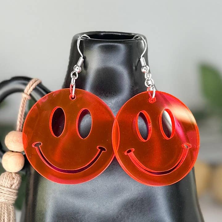 Boucles d'oreilles pendantes Smiley Face pour la vente par Luna Beam Creations
