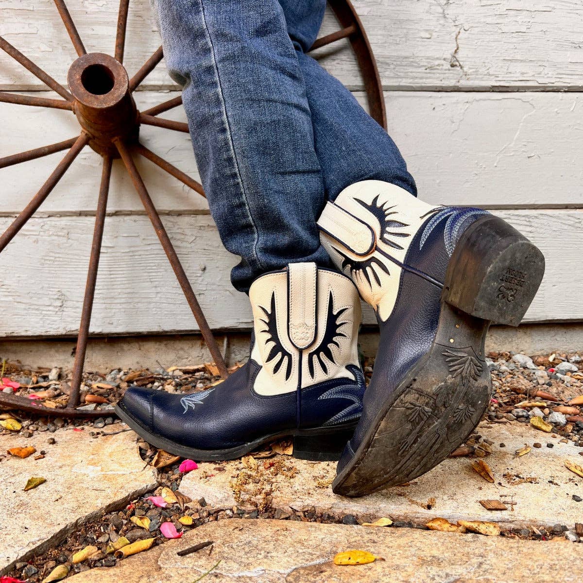 Desert Bloom Boots, LLC – Großhandel Cowboystiefel  Damen – STACHELIGE BIRNE SAPPHIRE SPITZE5