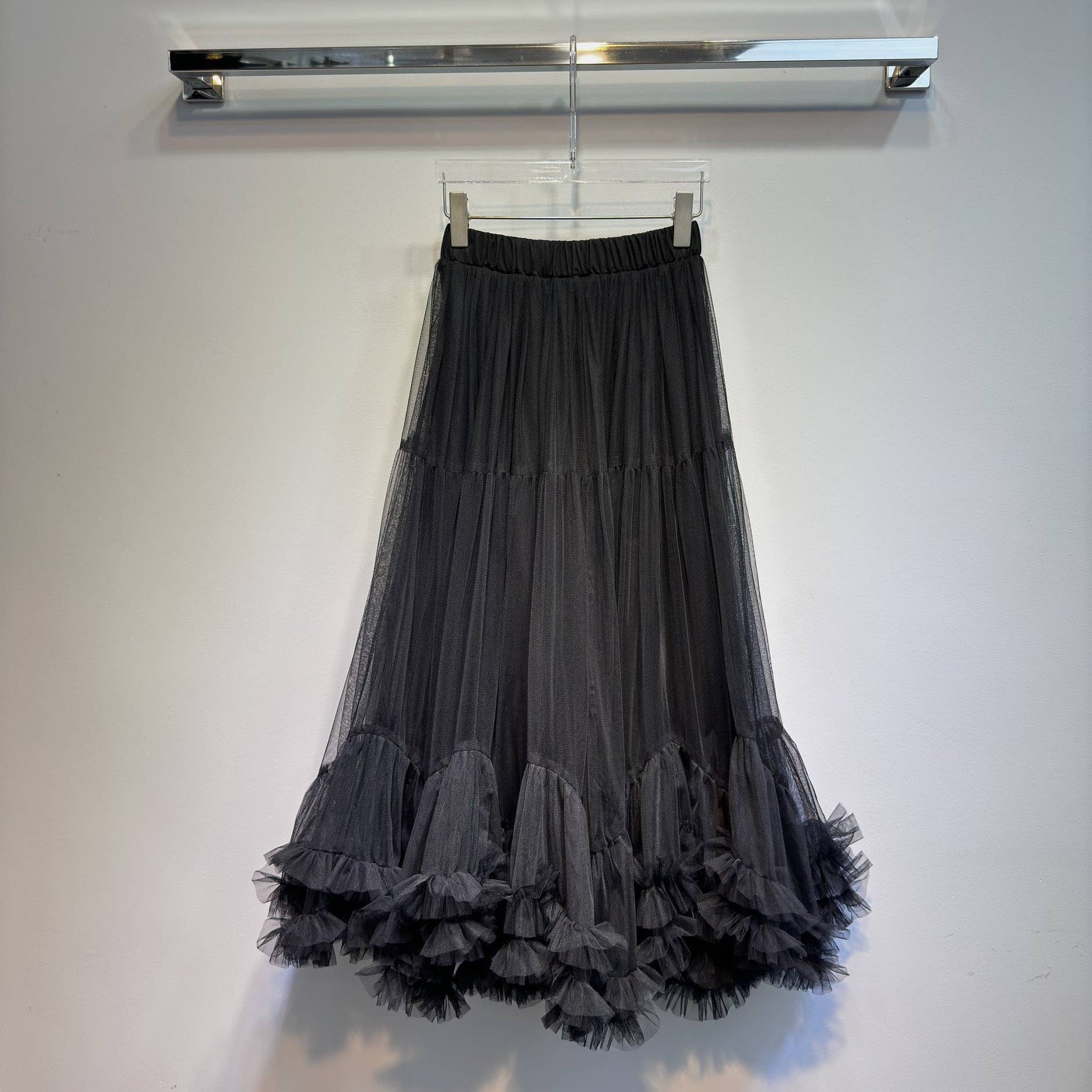 Productseeker – Großhandel Rock – Damen – SK038 Eleganter Netzrock mit Rüschensaum - Elastischer Bund1