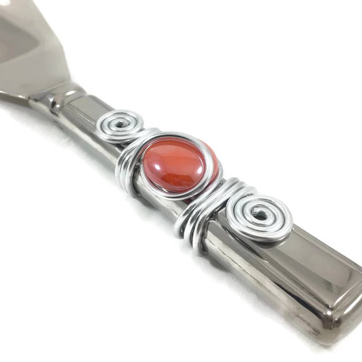 Swiddles Inc – wholesale Serving utensil – Wire Wrapped Brownie Server2