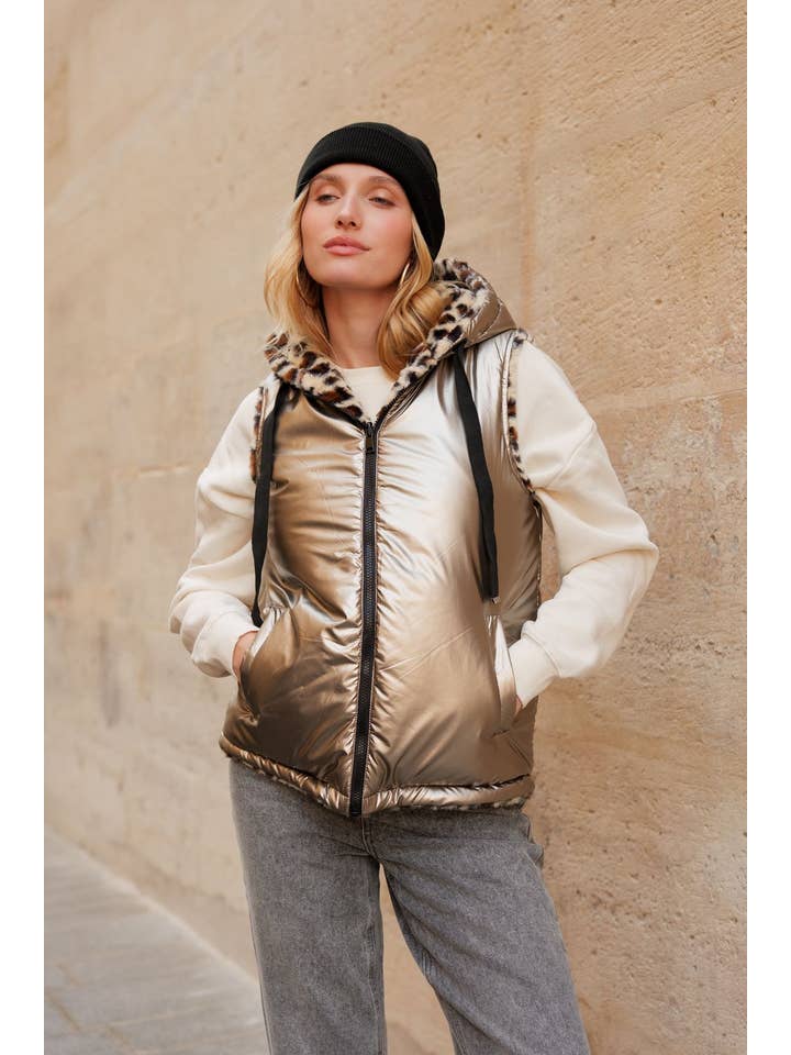 Attrait Paris - Wholesale Outerwear Vest - Women's - Sleeveless hooded reversible leopard fur jacket6