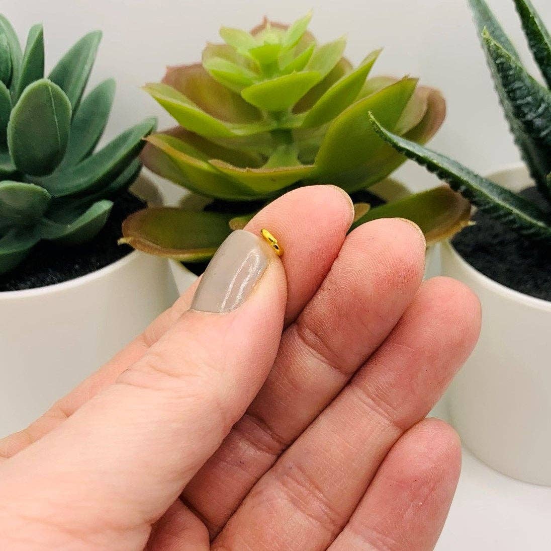 Guerrilla Charm - Wholesale Craft Supplies - 5mm, 18g, Gold Plated Open Jump Rings2