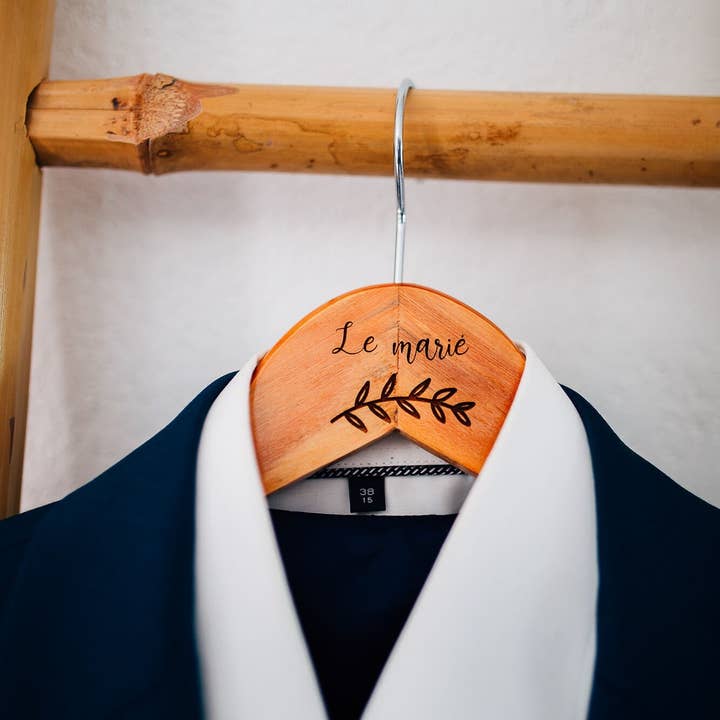 ATELIER MFK - Wholesale Clothes Hangers - Personalized wooden hanger "Wedding"1