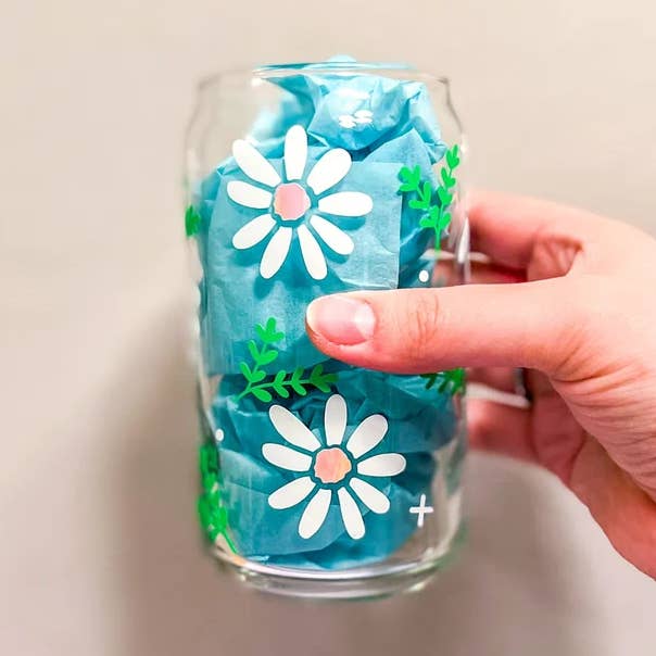 White Daisies Beer Can Glass for wholesale by Allegra Paper Co.