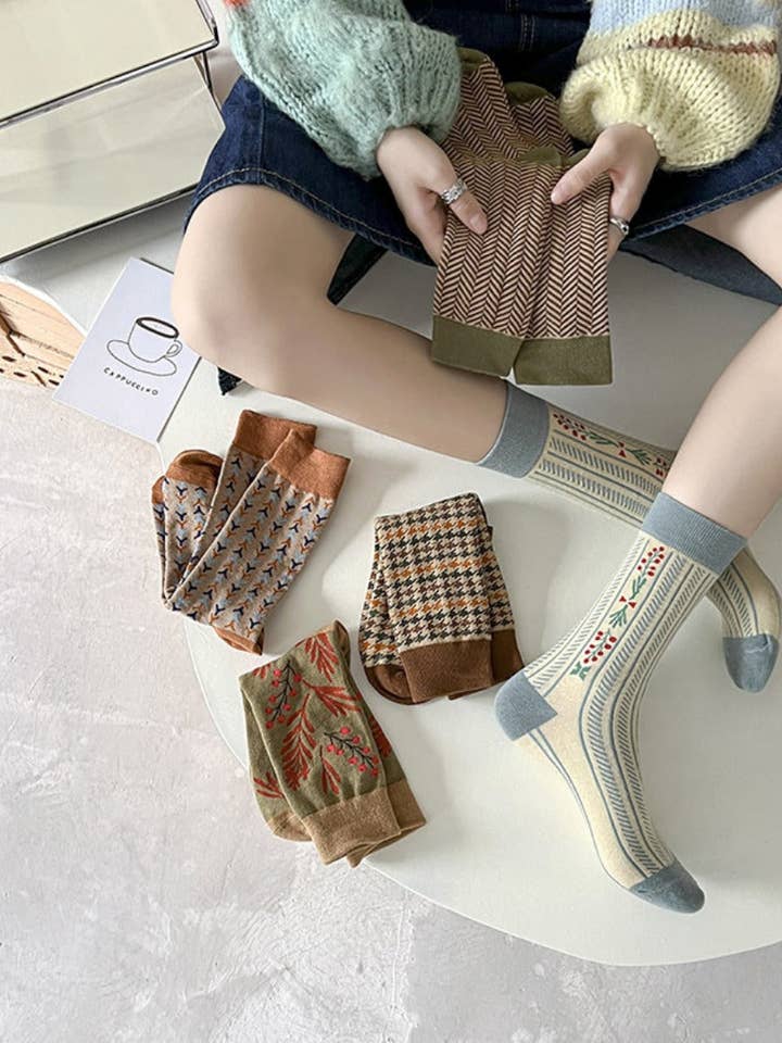 Funkyrel® Atzbranding Limited - Wholesale Socks - Women's - Rufia - Vintage Pattern Women's Socks for Fall & Winter8