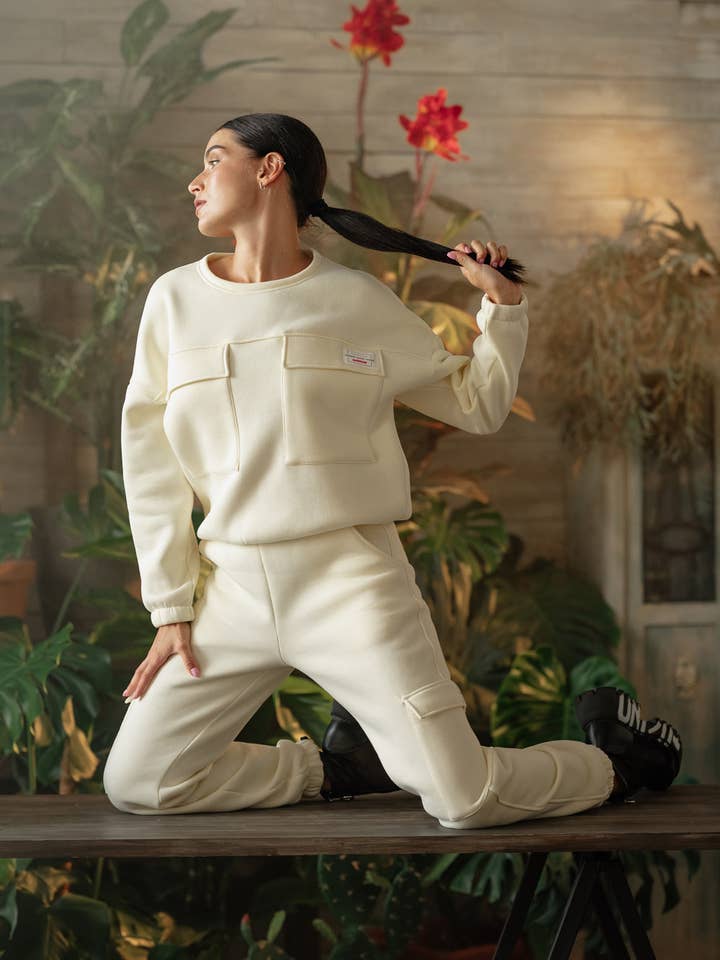 Creamy cropped jersey sweatshirt with fleece for wholesale by Azuri Fashion Group