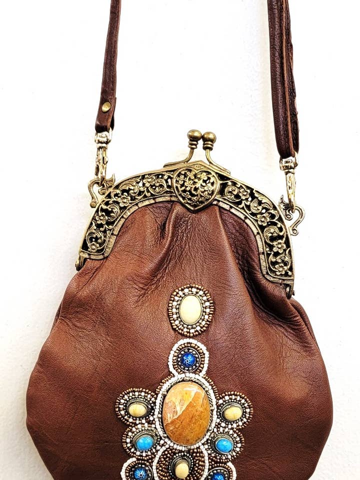 VINTAGE CLASSIC LEATHER FRAME BAG for wholesale by Ricki designs