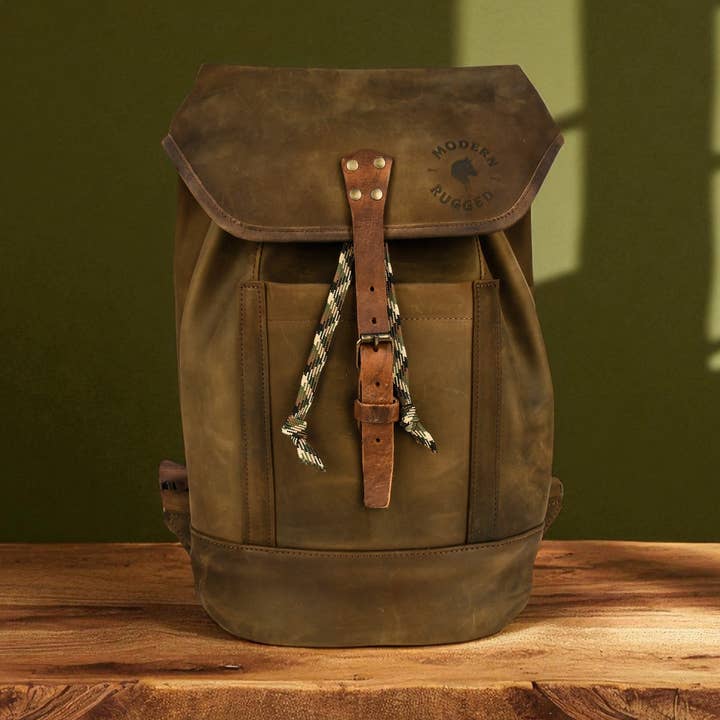 Mochila de una sola correa de cuero bovino - Oliva para venta al por mayor de Misty Mountain Gaming