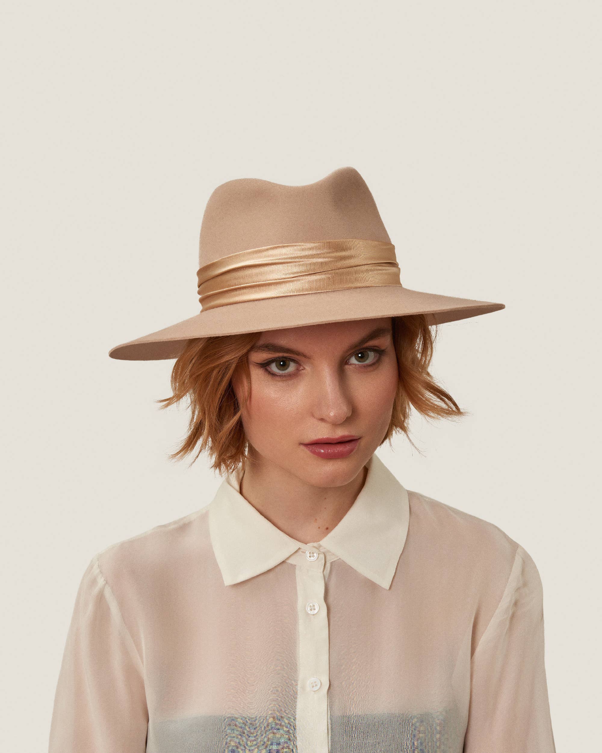 DILARA LATROUS – Engroshandel Bucket hat - Dame – Filt Hat MONTBLANC nøgen med nøgen silkebånd0