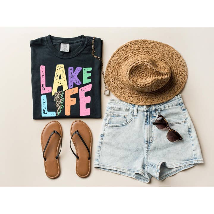 Lake Life Lightning Bolt Grafik-T-Shirt für den Großhandel von BB Subs and Screens
