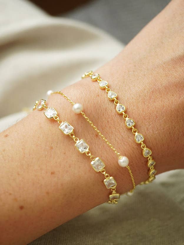 Bracelet en zircon en forme de cœur pour la vente par Jewelarin