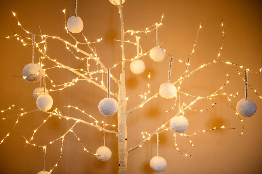 PomPom Galore - Vente Décoration de Noël - Lot de 6 pompons blancs pour boules de Noël4