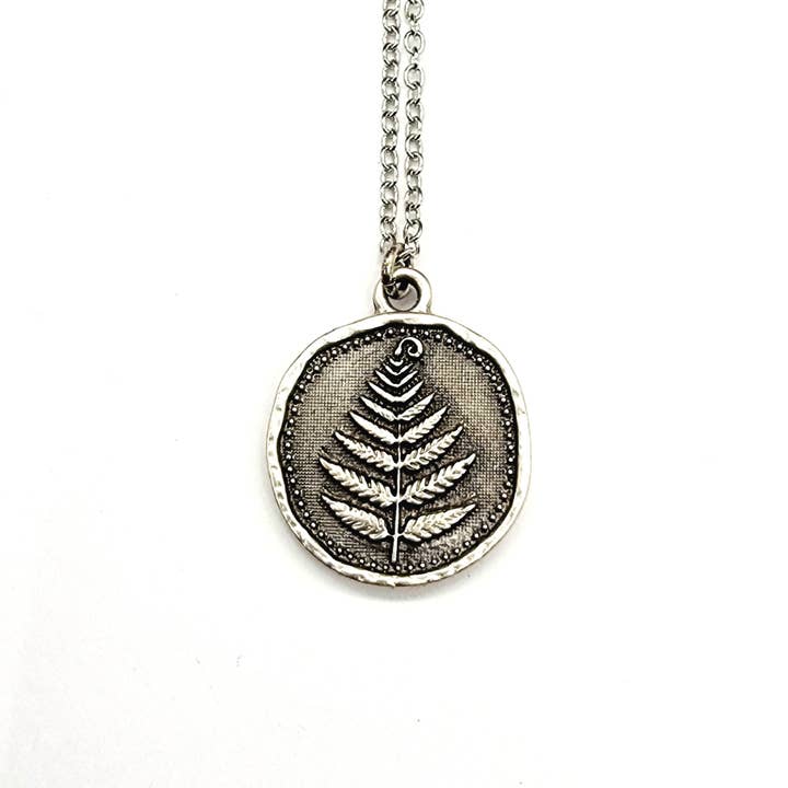 MergingMetals - Vente Colliers à pendentif - Collier Pendentif Fougère des Bois – Médaillon Forêt Argentée2