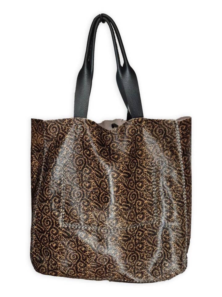 ipanema taske | økologisk-print upcyclet koskind for engroshandel hos VOLTA ATELIER