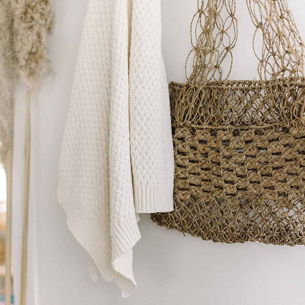 Snuggle Hunny – Großhandel Bettdecke – Kind & Baby – Cremefarbene Bio-Babydecke mit Diamantstrick5