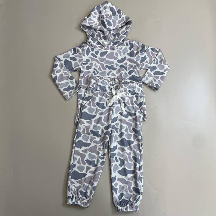 Ensembles de vêtements pour bébés garçons gris camouflage avec haut à capuche et pantalon pour la vente par Aier Wholesale