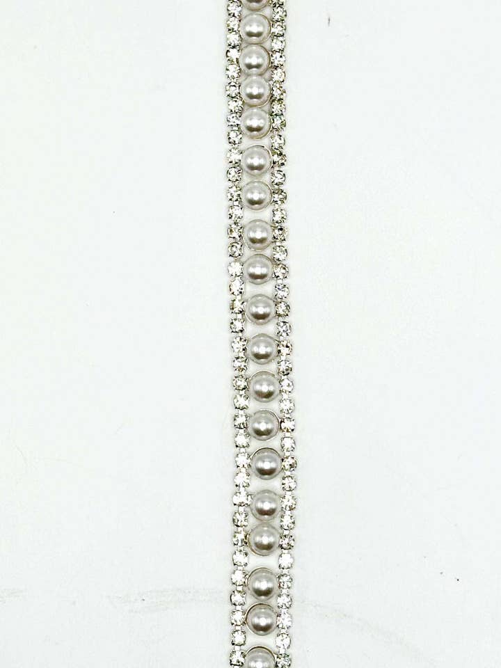 Bordure de perles et strass pour la vente par Appliques with Glitz