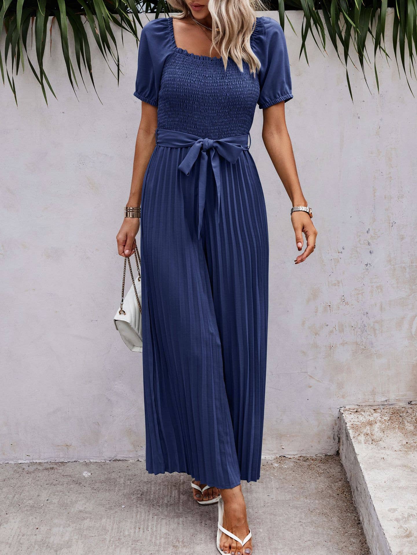 eLook – Großhandel Jumpsuit – Damen – SZ1-J6243 Gemusterter, plissierter Jumpsuit mit Gürtel12