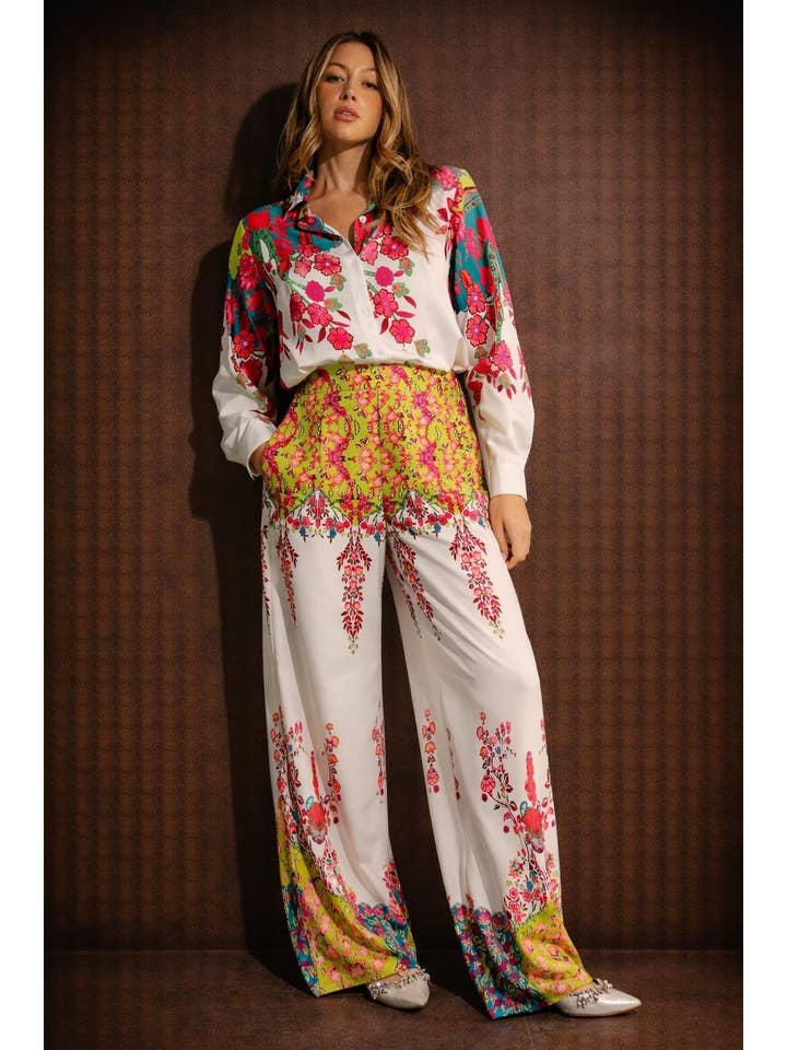 ENSEMBLE CHEMISE ET PANTALON À IMPRIMÉ BORDURES pour la vente par Mulla