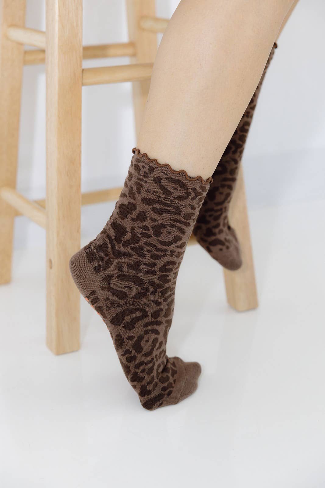 Stollie grips – Engroshandel Strømper - Dame – Gripstrømper til pilates med gepard- og leopardmønster1