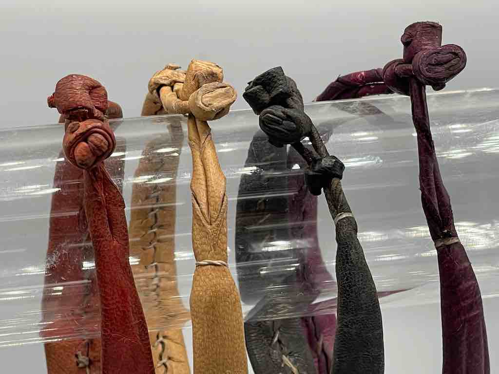 The Niger Bend - Wholesale Bangle Bracelet - Single Cowrie Shell Solid Color Leather Clasp Bracelet - Mali3