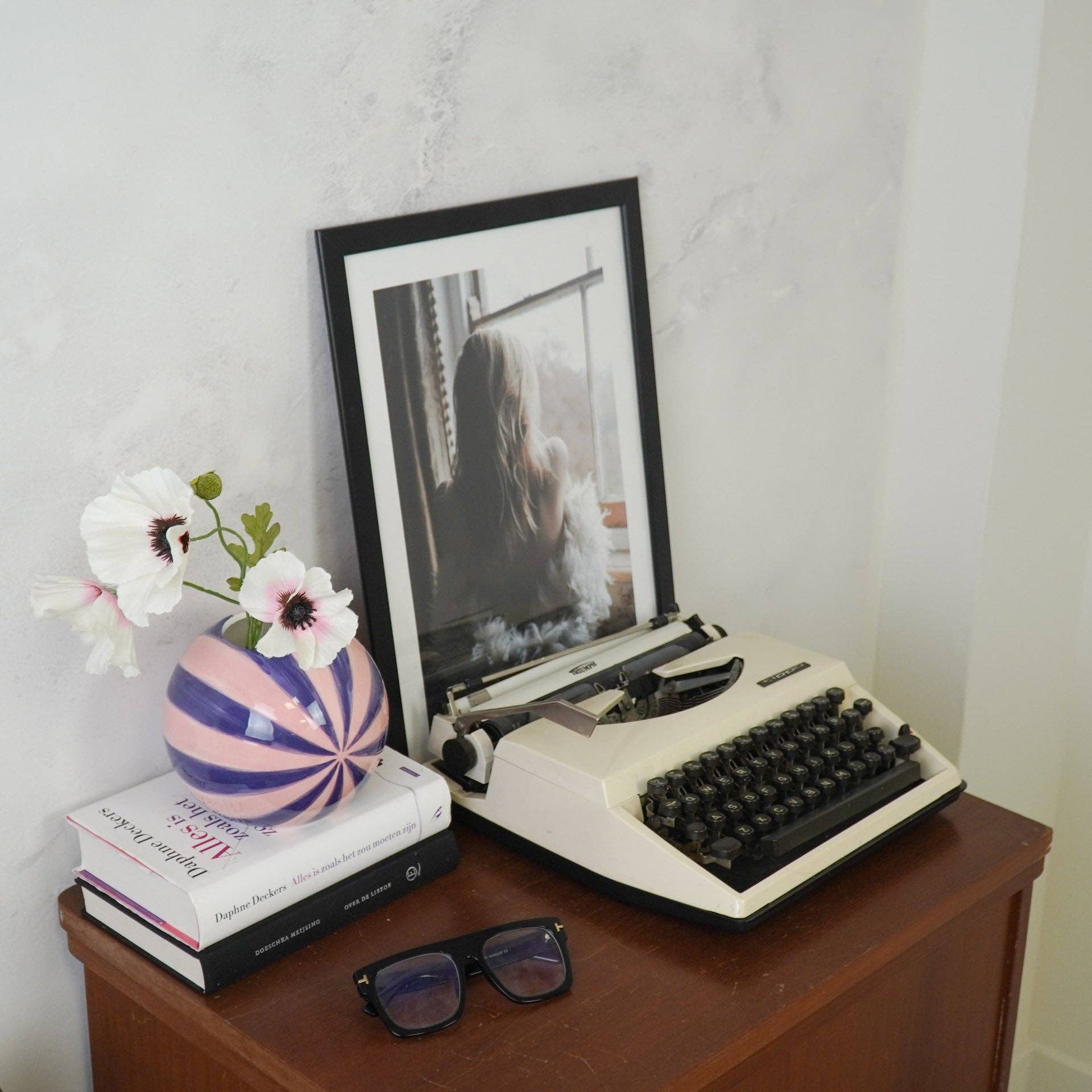 Housevitamin bv - Wholesale Vase - Vase -  Flower Vase Swirl  - Pink/Blue - 15x15x15cm2