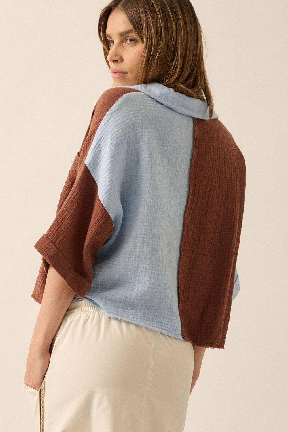 Promesa USA - Vendita all'ingrosso Camicia button down - Donna - Camicia con orlo grezzo in cotone increspato a blocchi di colore17